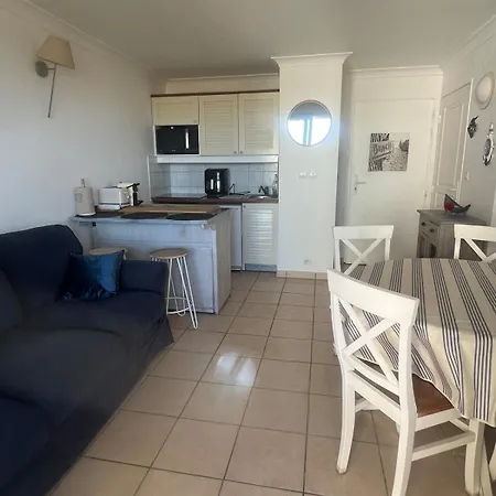 Apartment Ocean View - 2 Bedroom - At 50m - Spool *