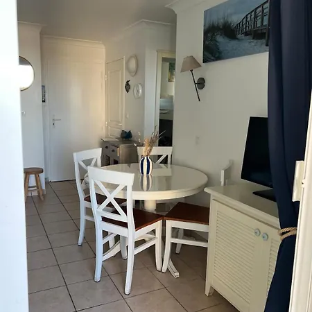 Ocean View - 2 Bedroom - At 50m - Spool Apartment